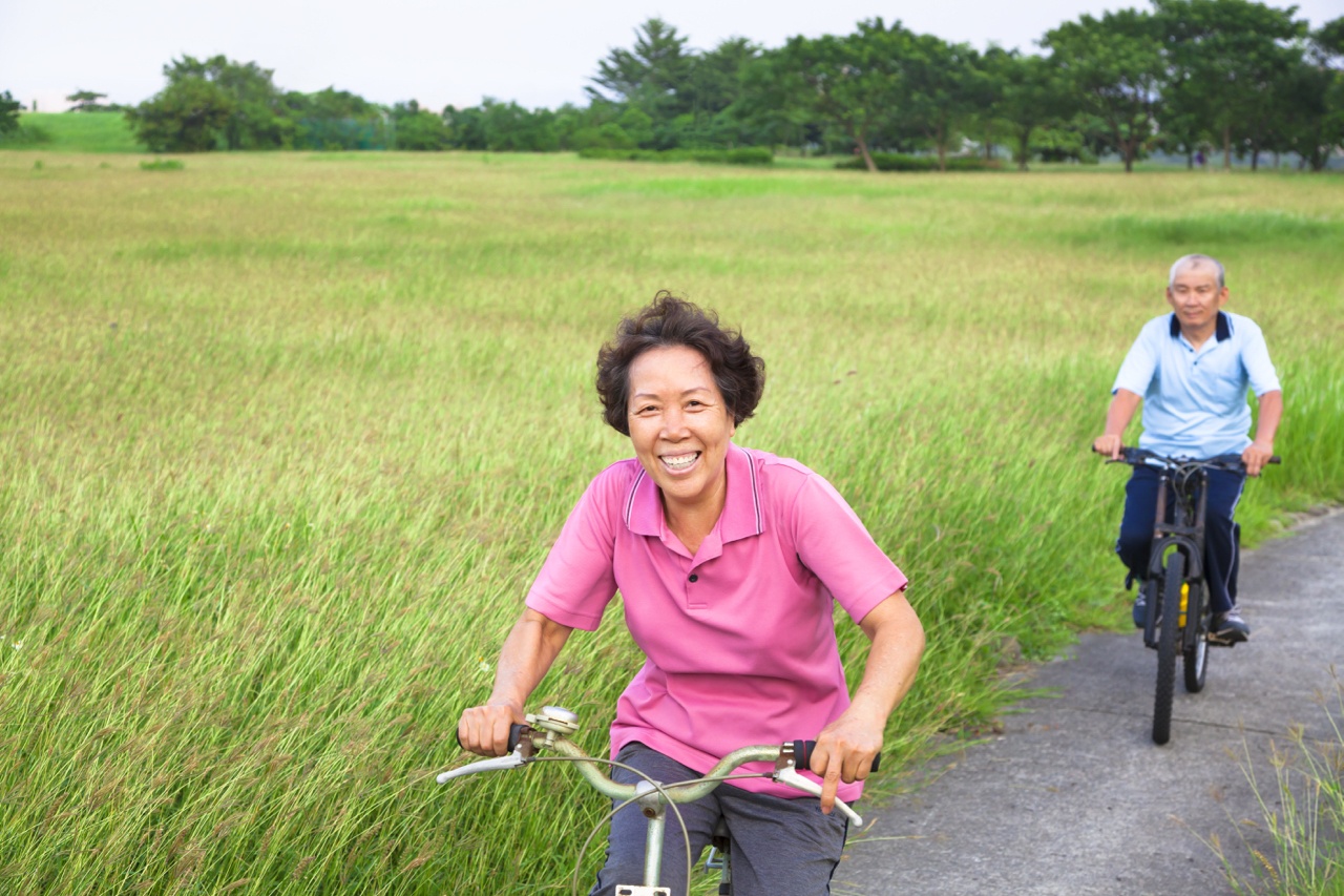 elderly couple smiling